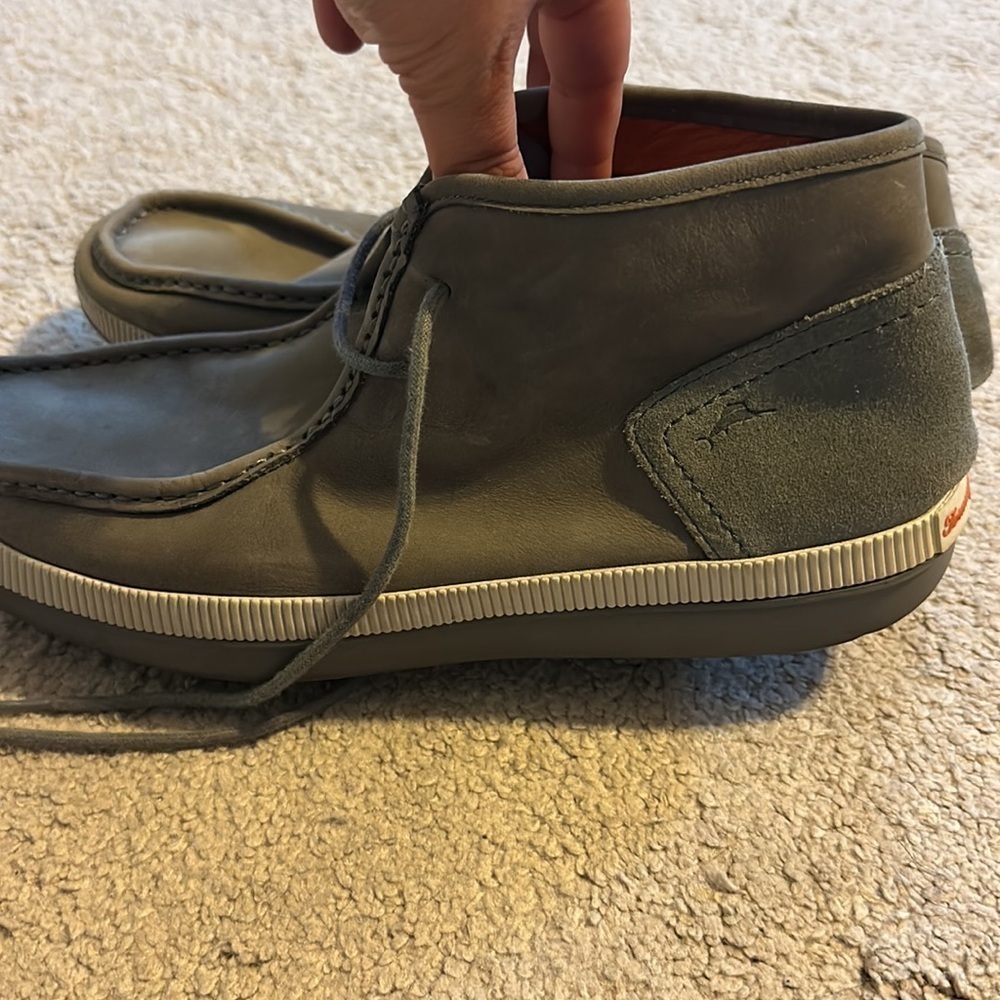 Tommy Bahama men’s shoes; size 10 - Picture 2 of 7